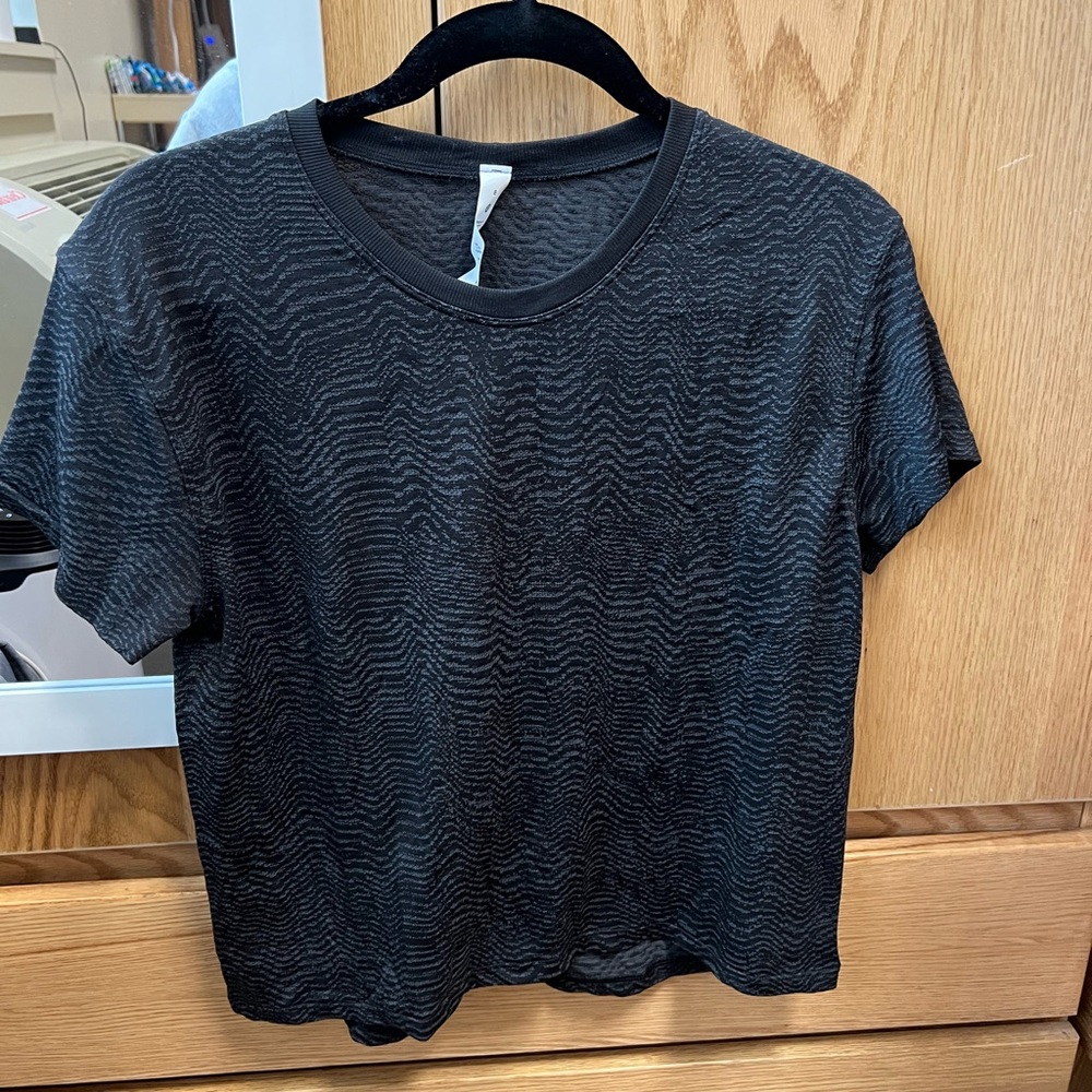 Lululemon T shirt